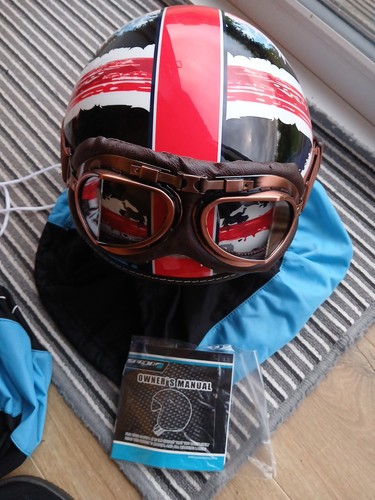 Moped helmet with visor and - helmet,